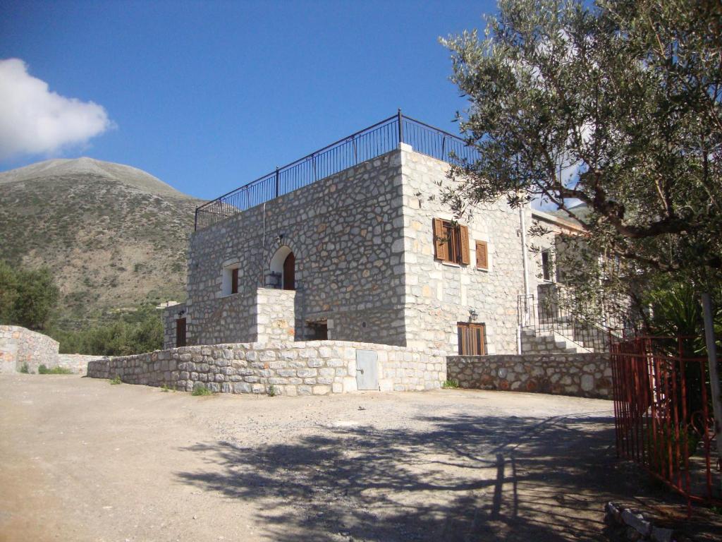 Kafiona Guesthouse Pírgos Dhiroú Exterior foto